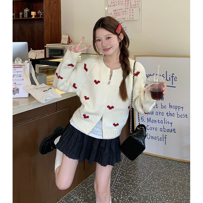 ภาพเพิ่มเติมของ เสื้อไหมพรมผู้หญิง คาร์ดิแกน ไหมพรมกันหนาวมีซิปบนล่าง จั๊มปลายแขนและชายเสื้อ ทอลายหัวใจ ผ้านุ่ม #395