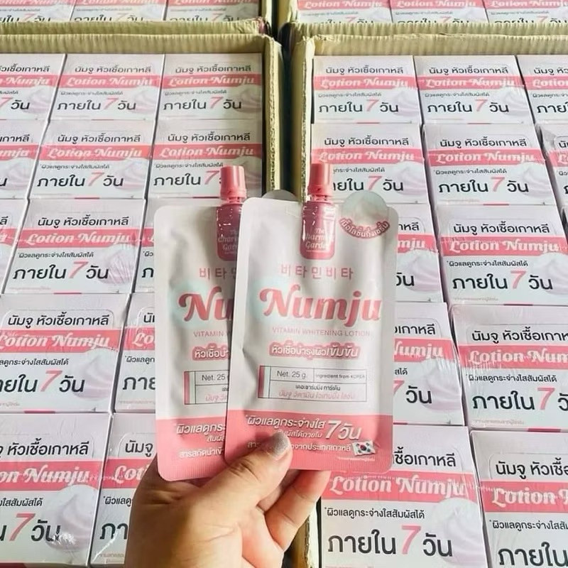 ภาพเพิ่มเติมของ [ของแท้ โค้ดเยอะ ไลฟ์ลด50%] 1ซอง 25g. (ซอง) นัมจู ไวเทนนิ่ง โลชั่น วิตามินเกาหลี Numju Vitamin