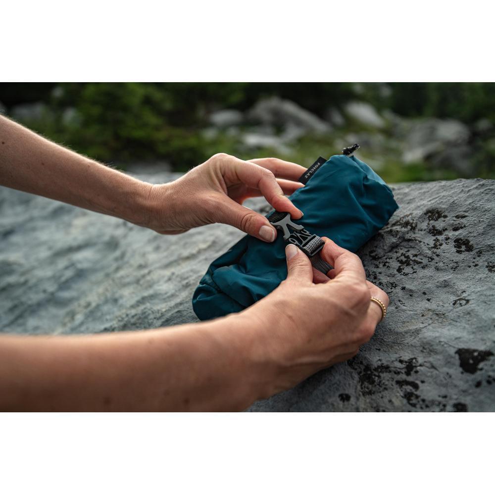 ภาพเพิ่มเติมของ Decathlon Ultra Light And Compact Toiletry Bag กระเป๋าใส่อุปกรณ์อาบน้ำแบบพับได้น้ำหนักเบาเป็นพิเศษสำหรับเทรคกิ้ง - Blue