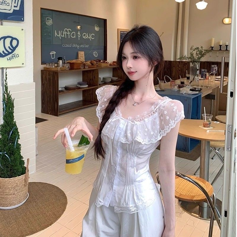 ภาพเพิ่มเติมของ Veewink พร้อมส่งจากกทม เสื้อยืดแขนสั้น สไตล์ใหม่ เสื้อยืดโบว์ลูกไม้สไตล์ฝรั่งเศสผู้หญิง แต่งลูกเล่นด้านหน้าและมีเชือกผูก