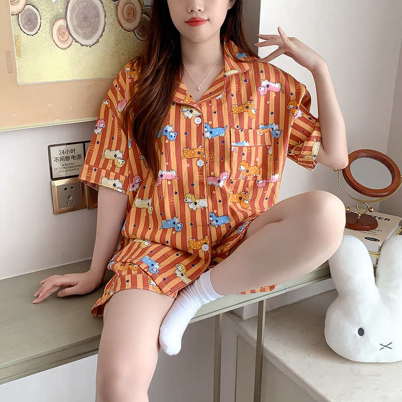 ภาพเพิ่มเติมของ 🔥ผ้าไหมญี่ปุ่น🔥อก 42-50 นิ้ว ไซร์ L-4XL ชุดนอนสไตล์เกาหลี เนื้อผ้าเกรดพีเมี่ยมใส่สบาย แขนสั่น-ขาสั้น พร้อมส่งจากไทย