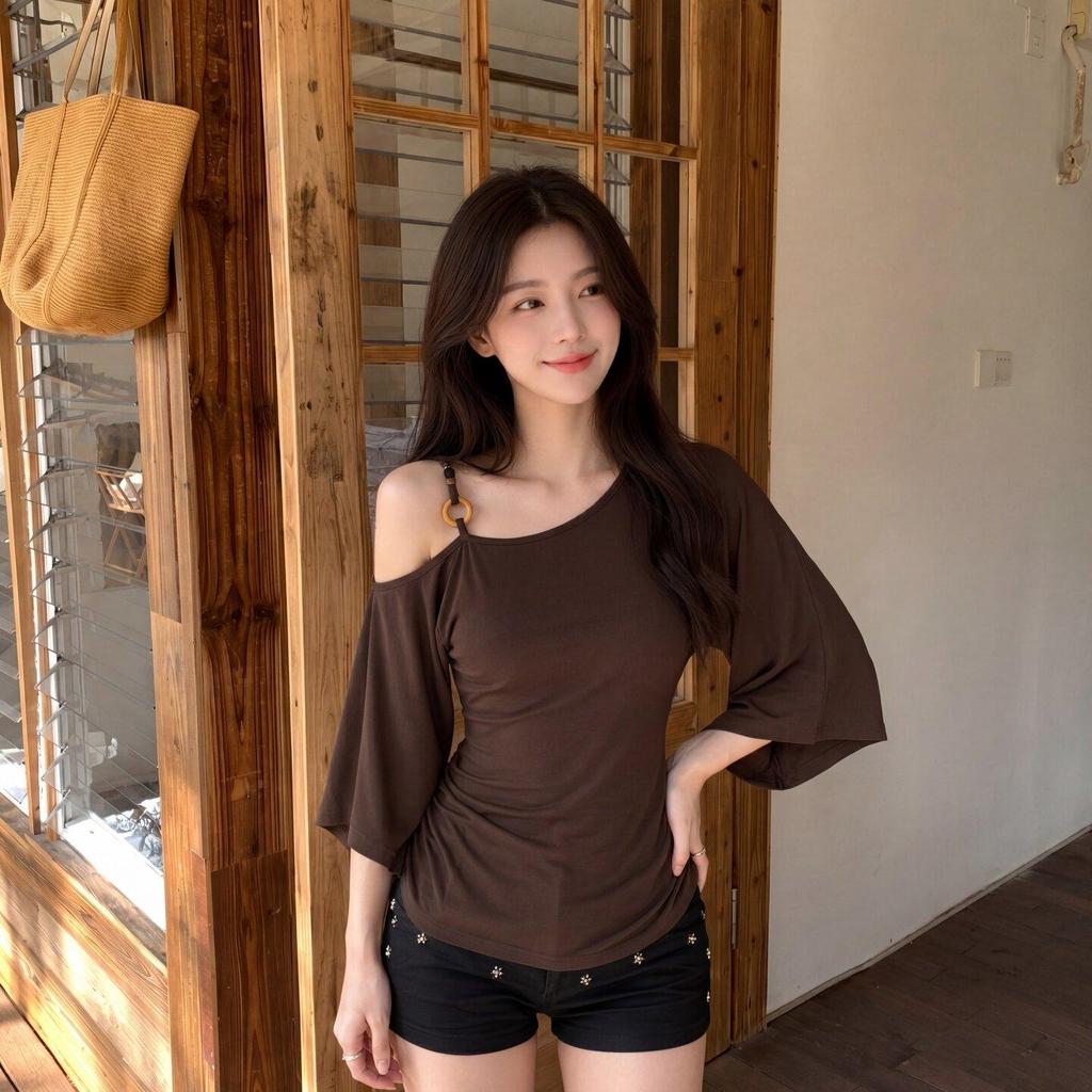 ภาพเพิ่มเติมของ MUDO เสื้อไหล่เอียงแขนค้างคาว ดีไซน์ลูกปัดอสมมาตร กระชับรูปดูผอม ใส่สบาย #1032
