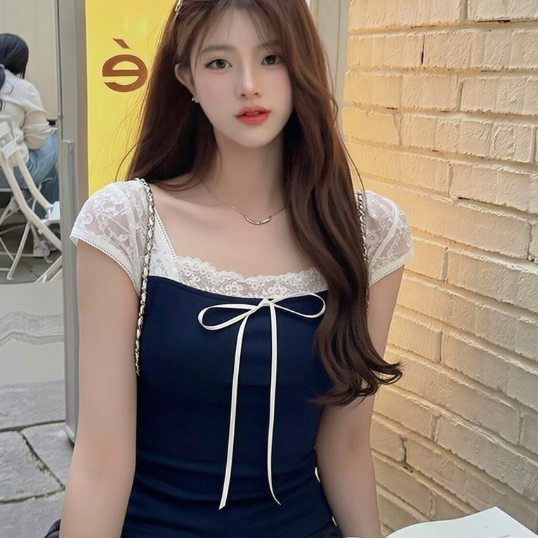 ภาพเพิ่มเติมของ iPinkพร้อมส่ง🍦🫐เสื้อครอปแต่งลูกไม้ ดีไซน์โบว์เก๋ๆ เสื้อยืดแขนสั้นผู้หญิง คอสี่เหลี่ยม ทรงสวย สไตล์ฝรั่งเศส